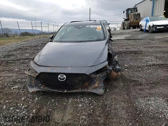 2021 Mazda 3 Premium Plus с VIN JM1BPBNY0M1334883, выставлен на аукционе Copart как лот 85558544 с пробегом 70 178 миль миль и Списание • Salvage title. История ставок и продаж доступна на DreamBid. Изображение 10.