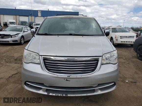 2012 Chrysler Town & Country Touring-L with VIN 2C4RC1CG8CR124251, listed as a Copart auction lot 52277775 with 186,704 mi miles and Clean Title. Bid and sale history available at carsss.com. Image 5.