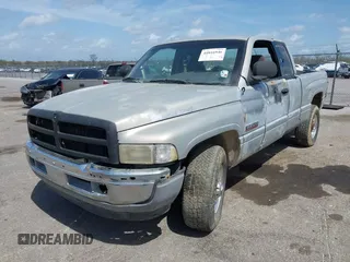 2000 Dodge Ram 2500 with VIN 3B7KC236XYG131214, listed as a IAAI auction lot 41816946 with 1 mi miles. Bid and sale history available at carsss.com. Image 2.