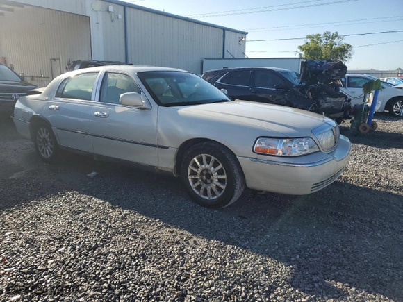 2007 Lincoln Town Car Signature Limited with VIN 1LNHM82V87Y605079, listed as a Copart auction lot 49779155 with NaN miles and Salvage Title. Bid and sale history available at carsss.com. Image 4.