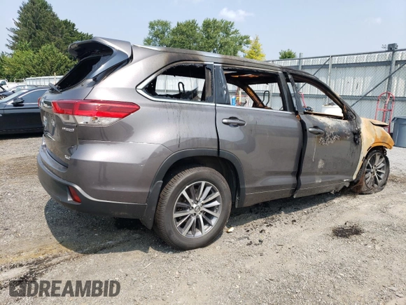 2017 Toyota Highlander with VIN N0V1N67037264, listed as a Copart auction lot 67037264 with Not provided miles and Non repairable. Bid and sale history available at DreamBid. Image 3.