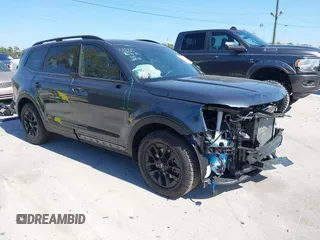 2024 Kia Telluride SX Prestige X-Line z VIN 5XYP5DGC9RG547945, wystawiony jako IAAI lot #41705605 z przebiegiem 7 308 mil mil oraz . Historia ofert i sprzedaży dostępna na DreamBid. Obrazek 1.