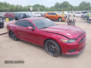 2015 Ford Mustang GT z VIN 1FA6P8CF5F5424246, wystawiony jako IAAI lot #42437081 z przebiegiem 62 043 mil mil oraz . Historia ofert i sprzedaży dostępna na DreamBid. Obrazek 1.
