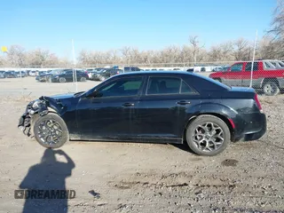 2017 Chrysler 300 S z VIN 2C3CCAGG1HH518935, wystawiony jako IAAI lot #41957362 z przebiegiem 102 454 mil mil oraz . Historia ofert i sprzedaży dostępna na DreamBid. Obrazek 15.