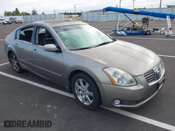 2005 Nissan Maxima 3.5 SL with VIN 1N4BA41E55C802465, listed as a IAAI auction lot 40341198 with 190,126 mi miles. Bid and sale history available at carsss.com. Image 1.