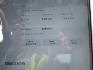 2016 Tesla Model S 90D с VIN 5YJSA1E45GF143853, выставлен на аукционе IAAI как лот 42097333 с пробегом 86 672 миль миль и . История ставок и продаж доступна на DreamBid. Изображение 7.