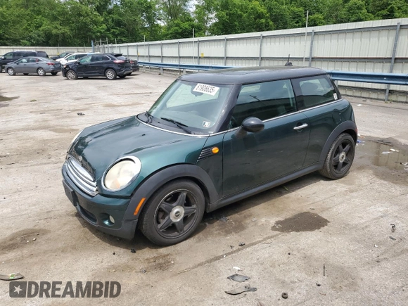 2007 MINI Hardtop with VIN WMWMF33537TL77985, listed as a Copart auction lot 61908635 with 180,470 mi miles and Salvage title. Bid and sale history available at DreamBid. Image 1.