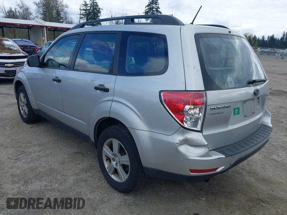 2011 Subaru Forester X z VIN JF2SHABC2BH780698, wystawiony jako IAAI lot #42015087 z przebiegiem 68 240 mil mil oraz . Historia ofert i sprzedaży dostępna na DreamBid. Obrazek 3.