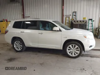 2009 Toyota Highlander Hybrid with VIN JTEEW41A792036820, listed as a IAAI auction lot 41403732 with 110,791 mi miles. Bid and sale history available at carsss.com. Image 13.