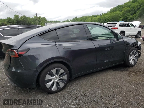 2024 Tesla Model Y с VIN 7SAYGDED2RF040079, выставлен на аукционе Copart как лот 61415675 с пробегом 2 549 миль миль и На запчасти • Non repairable. История ставок и продаж доступна на DreamBid. Изображение 3.