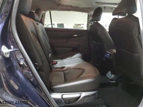2022 Toyota Highlander XLE with VIN 5TDHZRBH5NS566420, listed as a Copart auction lot 51461485 with 29,420 mi miles and Salvage Title. Bid and sale history available at carsss.com. Image 11.