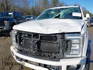 2017 Ford Super Duty F-250 SRW Lariat with VIN 1FT7W2BT4HEE52421, listed as a IAAI auction lot 41362197 with 161,965 mi miles. Bid and sale history available at carsss.com. Image 6.