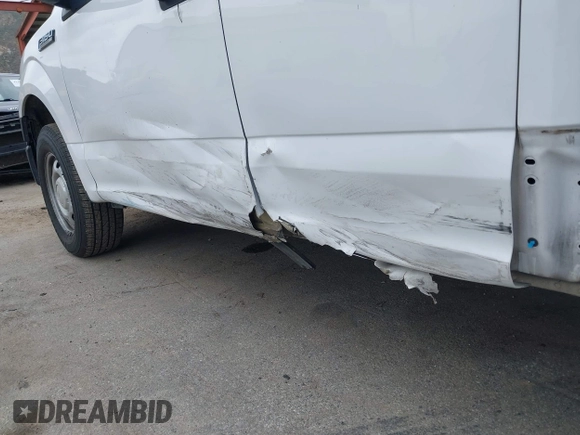 2016 Ford F-150 XL with VIN 1FTEX1C82GKF19719, listed as a IAAI auction lot 42194417 with 117,207 mi miles and . Bid and sale history available at DreamBid. Image 17.