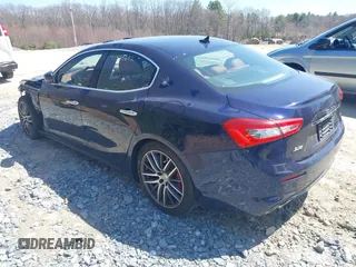 2019 Maserati Ghibli S Q4 GranLusso z VIN ZAM57YTLXK1338200, wystawiony jako IAAI lot #41875692 z przebiegiem 31 254 mil mil oraz . Historia ofert i sprzedaży dostępna na DreamBid. Obrazek 3.