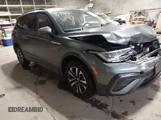 2024 Volkswagen Tiguan S with VIN 3VVFB7AX0RM183789, listed as a IAAI auction lot 41445847 with 1,500 mi miles and . Bid and sale history available at DreamBid. Image 1.
