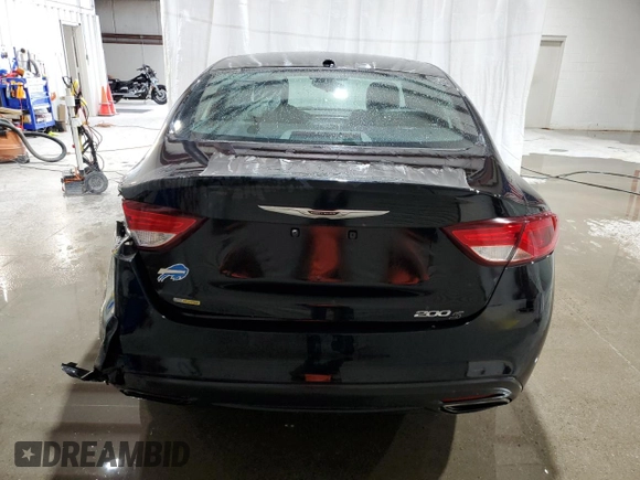 2015 Chrysler 200 S z VIN 1C3CCCBB3FN629045, wystawiony jako Copart lot #60841335 z przebiegiem 114 966 mil mil oraz Szkoda całkowita • Salvage title. Historia ofert i sprzedaży dostępna na DreamBid. Obrazek 6.