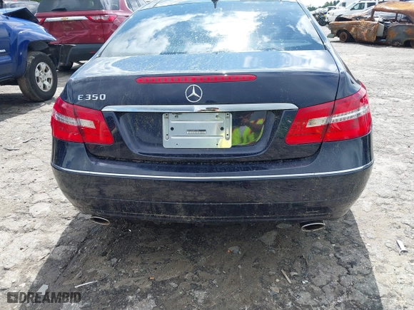 2011 Mercedes-Benz E-Class E 350 with VIN WDDKJ5GB6BF077956, listed as a IAAI auction lot 40459053 with 65,199 mi miles. Bid and sale history available at carsss.com. Image 17.