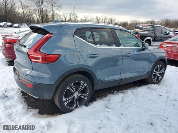 2020 Volvo XC40 Inscription with VIN YV4162UL7L2255785, listed as a Copart auction lot 43798905 with 38,697 mi miles and Salvage Title. Bid and sale history available at carsss.com. Image 3.