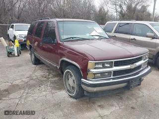 1999 Chevrolet Tahoe with VIN 1GNEC13R8XJ511786, listed as a IAAI auction lot 41538890 with 196,764 mi miles. Bid and sale history available at carsss.com. Image 1.