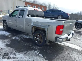 2009 Chevrolet Silverado 1500 LT with VIN 2GCEK29J091115058, listed as a IAAI auction lot 41527034 with 197,350 mi miles. Bid and sale history available at carsss.com. Image 3.