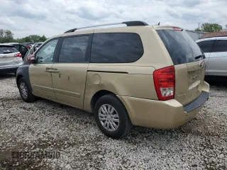 2011 Kia Sedona LX with VIN KNDMG4C71B6409718, listed as a Copart auction lot 55309365 with 307,610 mi miles and Salvage Title. Bid and sale history available at carsss.com. Image 2.