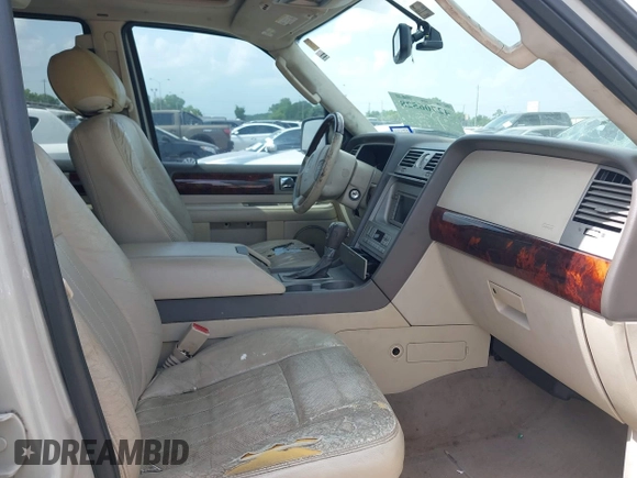 2004 Lincoln Navigator Luxury with VIN 5LMFU27R74LJ35777, listed as a IAAI auction lot 42706528 with 231,014 mi miles and . Bid and sale history available at DreamBid. Image 5.