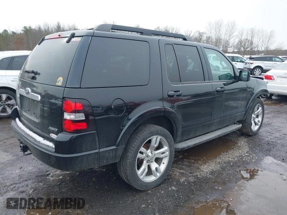 2010 Ford Explorer z VIN 1FMEU8DE5AUA85647, wystawiony jako IAAI lot #41534833 z przebiegiem 129 925 mil mil oraz . Historia ofert i sprzedaży dostępna na DreamBid. Obrazek 4.