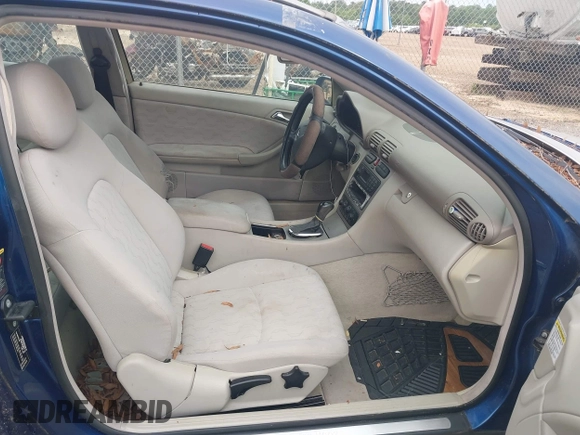 2002 Mercedes-Benz C 230/260/280/320 с VIN WDBRN47J02A185774, выставлен на аукционе IAAI как лот 42258843 с пробегом Не указан миль и . История ставок и продаж доступна на DreamBid. Изображение 5.
