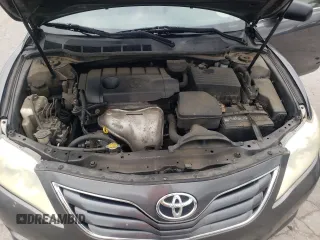 2011 Toyota Camry LE z VIN 4T4BF3EK3BR110153, wystawiony jako Copart lot #61950455 z przebiegiem 414 223 mil mil oraz Czysty tytuł • Clean title. Historia ofert i sprzedaży dostępna na DreamBid. Obrazek 11.