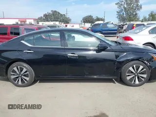 2020 Nissan Altima SV z VIN 1N4BL4DV2LC212565, wystawiony jako IAAI lot #42294236 z przebiegiem 37 426 mil mil oraz . Historia ofert i sprzedaży dostępna na DreamBid. Obrazek 13.