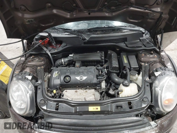 2012 MINI Hardtop with VIN WMWSU3C53CT260043, listed as a IAAI auction lot 41650247 with 180,711 mi miles and . Bid and sale history available at DreamBid. Image 10.