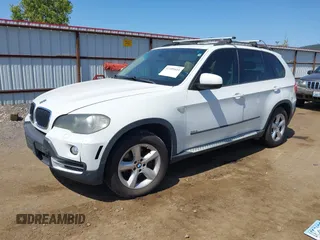 2008 BMW X5 3.0si z VIN 5UXFE43538L009505, wystawiony jako IAAI lot #42189410 z przebiegiem 136 931 mil mil oraz . Historia ofert i sprzedaży dostępna na DreamBid. Obrazek 2.