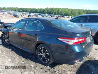 2020 Toyota Camry SE z VIN 4T1G11AK8LU362751, wystawiony jako IAAI lot #42322858 z przebiegiem 105 175 mil mil oraz . Historia ofert i sprzedaży dostępna na DreamBid. Obrazek 3.