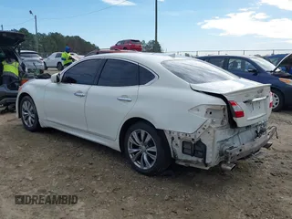 2013 Infiniti M with VIN JN1BY1APXDM510764, listed as a IAAI auction lot 41706993 with 226,416 mi miles and . Bid and sale history available at carsss.com. Image 3.