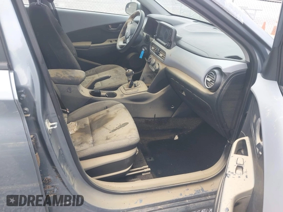 2019 Hyundai Kona SE with VIN KM8K12AA0KU257384, listed as a IAAI auction lot 42049777 with 91,000 mi miles. Bid and sale history available at carsss.com. Image 5.