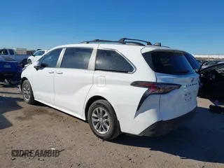 2024 Toyota Sienna LE with VIN 5TDBRKEC0RS217006, listed as a IAAI auction lot 41389239 with 23,983 mi miles. Bid and sale history available at carsss.com. Image 3.