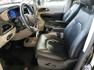 2017 Chrysler Pacifica Touring L with VIN 2C4RC1BG7HR608310, listed as a Copart auction lot 55654555 with 96,763 mi miles and Salvage Title. Bid and sale history available at DreamBid. Image 7.