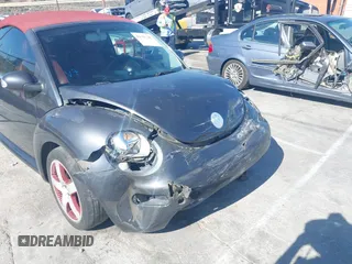 2005 Volkswagen Beetle GLS with VIN 3VWCM31Y65M356204, listed as a IAAI auction lot 42458405 with 32,914 mi miles and . Bid and sale history available at DreamBid. Image 6.