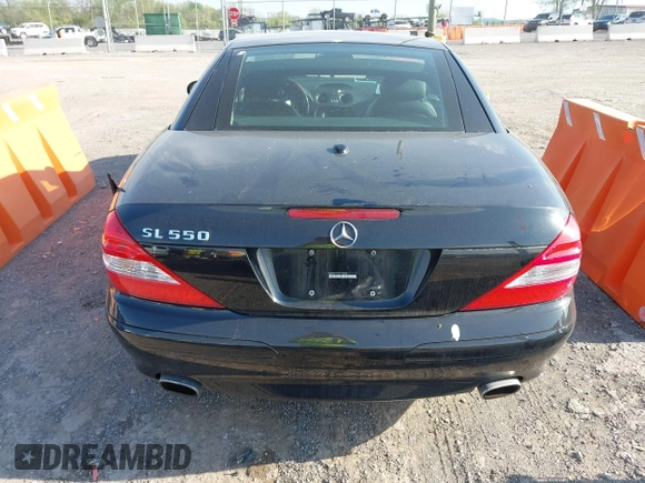 2007 Mercedes-Benz SL 550 с VIN WDBSK71F27F132696, выставлен на аукционе IAAI как лот 42053879 с пробегом 115 093 миль миль и . История ставок и продаж доступна на DreamBid. Изображение 16.