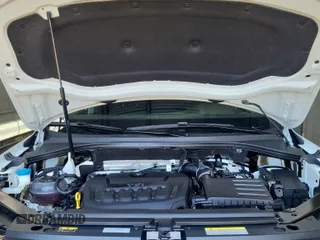 2024 Volkswagen Tiguan SE z VIN 3VV3B7AX3RM105123, wystawiony jako IAAI lot #42796460 z przebiegiem 36 543 mil mil oraz . Historia ofert i sprzedaży dostępna na DreamBid. Obrazek 49.