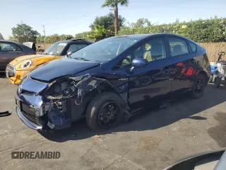 2015 Toyota Prius Four с VIN JTDKN3DU2F1972470, выставлен на аукционе Copart как лот 62407155 с пробегом 182 582 миль миль и Списание • Salvage title. История ставок и продаж доступна на DreamBid. Изображение 1.