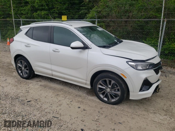 2022 Buick Encore GX Select z VIN KL4MMDSL1NB145896, wystawiony jako Copart lot #58704025 z przebiegiem 14 108 mil mil oraz Szkoda całkowita • Salvage title. Historia ofert i sprzedaży dostępna na DreamBid. Obrazek 4.
