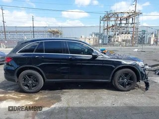 2022 Mercedes-Benz GLC with VIN W1N0G8DB2NV332272, listed as a IAAI auction lot 41950304 with 28,973 mi miles. Bid and sale history available at carsss.com. Image 13.