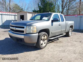 2008 Chevrolet Silverado 1500 LT w/1LT with VIN 1GCEC19J68Z267052, listed as a IAAI auction lot 41700844 with 170,426 mi miles. Bid and sale history available at carsss.com. Image 2.
