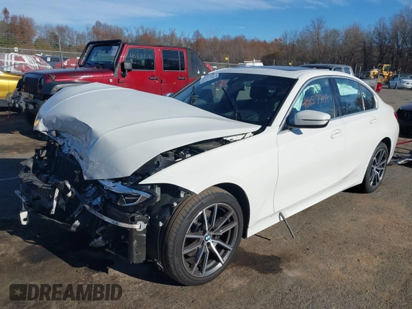 2019 BMW 3 Series 330i xDrive with VIN WBA5R7C54KAJ87250, listed as a IAAI auction lot 40857709 with 81,796 mi miles. Bid and sale history available at carsss.com. Image 18.