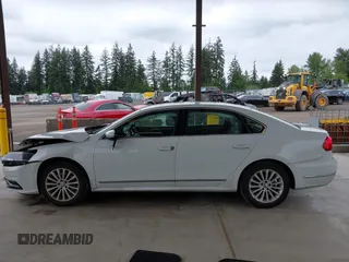 2016 Volkswagen Passat SE z VIN 1VWBT7A32GC057162, wystawiony jako IAAI lot #42287908 z przebiegiem 32 127 mil mil oraz . Historia ofert i sprzedaży dostępna na DreamBid. Obrazek 15.