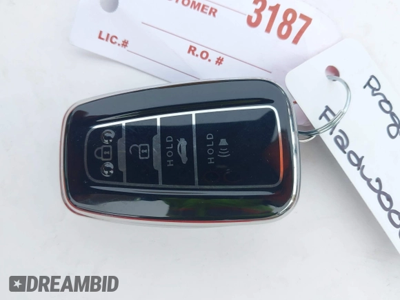 2021 Toyota Highlander XLE with VIN 5TDGZRBH5MS538188, listed as a IAAI auction lot 42257104 with 55,701 mi miles and . Bid and sale history available at DreamBid. Image 11.