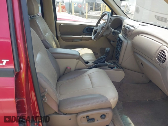 2004 Chevrolet TrailBlazer LS with VIN 1GNDT13S042190606, listed as a IAAI auction lot 42165900 with 298,141 mi miles. Bid and sale history available at carsss.com. Image 5.