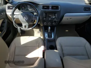 2014 Volkswagen Jetta Hybrid SE z VIN 3VW637AJ7EM296699, wystawiony jako Copart lot #61054715 z przebiegiem 147 308 mil mil oraz Czysty tytuł • Clean title. Historia ofert i sprzedaży dostępna na DreamBid. Obrazek 8.
