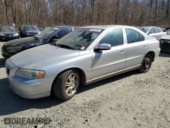2008 Volvo S60 2.5T with VIN YV1RH592682688551, listed as a Copart auction lot 48167345 with 205,761 mi miles and Salvage Title. Bid and sale history available at carsss.com. Image 1.